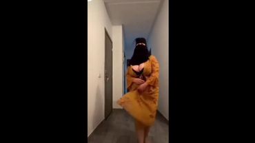 من يجيني الشقه