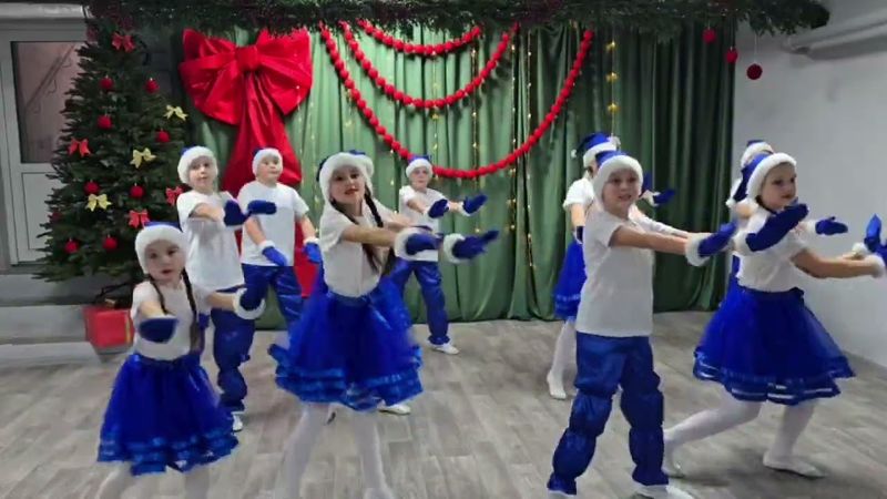 "Народний художній колектив" хореографічний ансамбль "Сюрприз" "Крокує світом Миколай"