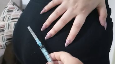 ضربتلها الحقنه 💉وصوتها لم علينا العمارة كلها 😱😱شكيت اني ض رب تها👊 غلط من صوتها😤😤