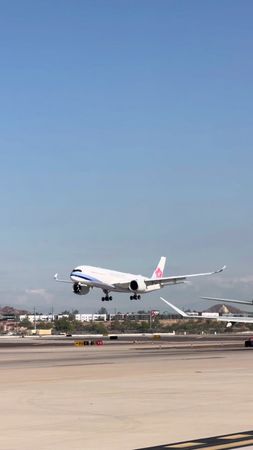 new arrival into phoenix! china airlines from taipei!  #phoenix #airb...