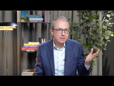 Между светом и тенью: деградация современной политики