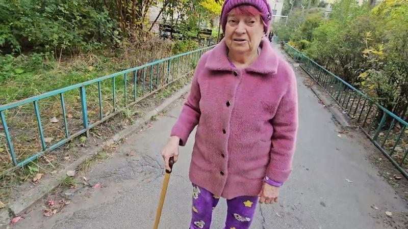 Заставляю маму