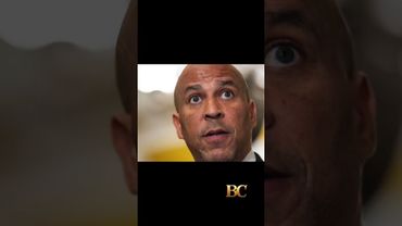 Sidang Senat bergemuruh saat Booker menuduh Demokrat “berkomplot” dengan Trump