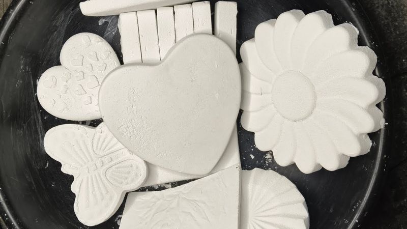 A plain Jane chalk treat | Gritty gym chalk | ASMR sounds