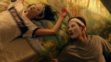 Girl Lived With Her Male Friend and Even Broke Up With Her Boyfriend for Him