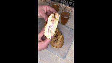 Из чёрствого хлеба можно приготовить не только гренки и сухари)) Смотреть со звуком)