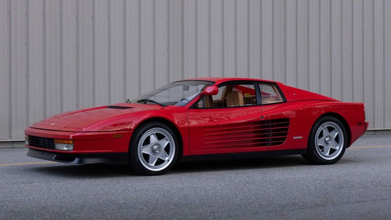 Flying Mirror Ferrari Testarossa | Admired Drives
