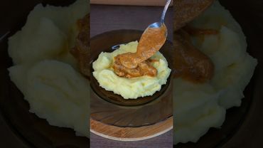 Бефстроганов с картофельным пюре 🥩 #вкусныерецепты #вкуснопростоибюджетно #рецепты