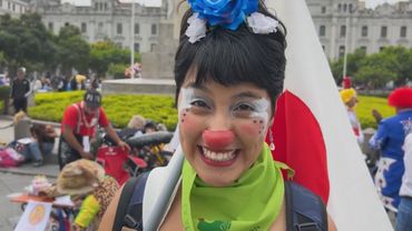 Клоуны с красными носами на день захватили столицу Перу