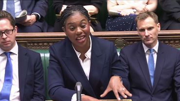 Keir Starmer denies plans to sack Chancellor Rachel Reeves after she cries  in Parliament | BBC News