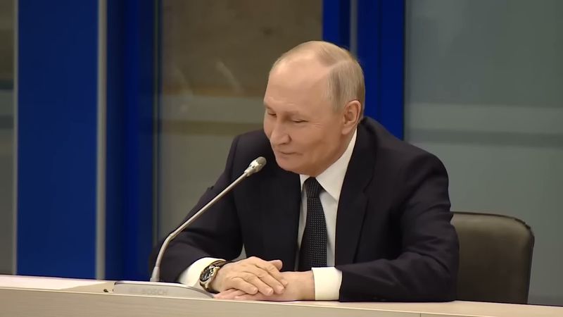 Ни день ни ночь, Путин всегда где то, не спит. В этот раз, он сделал ставку на вечный Севморпуть