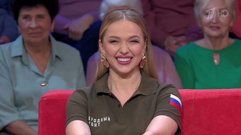 "Мужское / Женское" Ксюша — юбочка из плюша. Выпуск от 12.11.2025