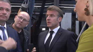 Investments: Emmanuel Macron visits Daimler's electric bus factory | AFP