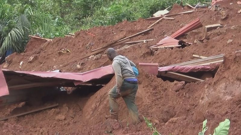 Оползень сошёл на дома в Гвинее