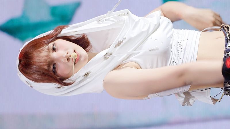 250716 ifeye (이프아이) 사샤 SASHA :  ‘friend like me’ 무대 @ 2nd EP 물결 낭 : [sweet tang] 컴백 쇼케이스 | Plumia2