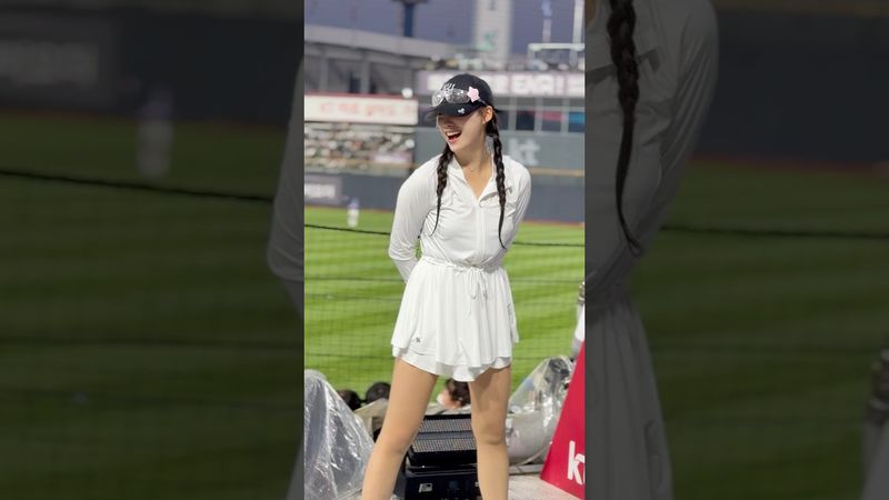 물이 반가운 수달 #이서윤 #이서윤치어리더#ktwiz #kt위즈 #kt위즈치어리더