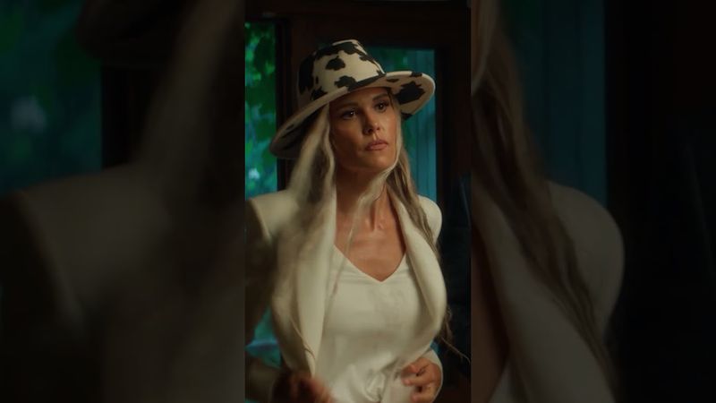 Взяла на слове😲 | Смотрим романтическую комедию «Постучись в мою Тверь» на KION📺