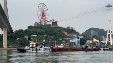 Vietnam: Capsized Ha Long Bay tourist ferry towed back to port | AFP