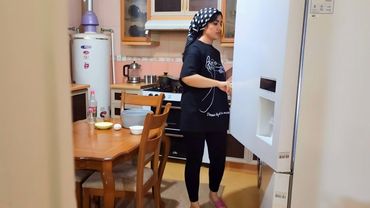 Village Life – Cooking a Delicious Iranian Dish & Eating Together