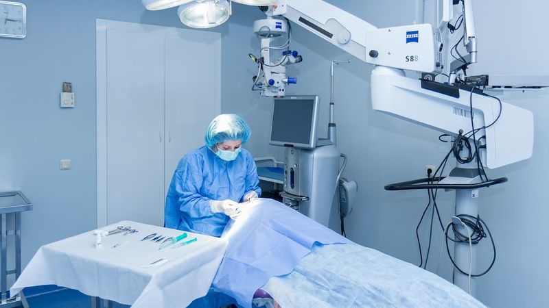 Диагностика и лечение закупорки слезных протоков в офтальмологической клинике МЦ Наири