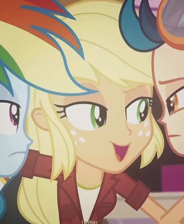 #EQUESTRIAGIRLS - apple jack always after rarity ofc 😊 teamrarijackfo...