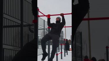 Как сделать сильное спортивное￼ тело #тренировка #турник #воркаут #какнакачатьсядома￼