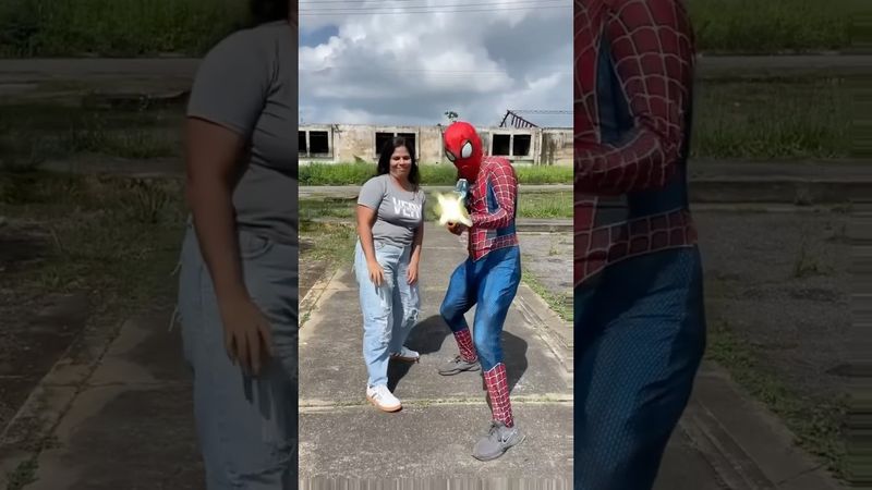 SPIDERMAN ATACAAAAAA!