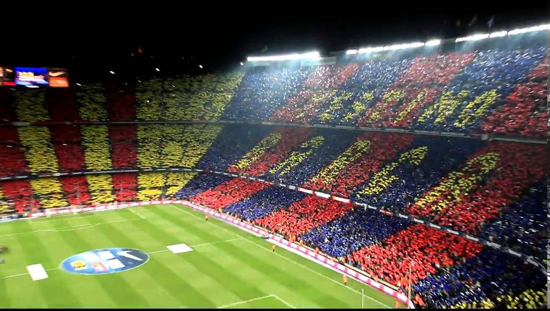 Камп Ноу поёт гимн Барселоны  Самый крутой стадион!!!!