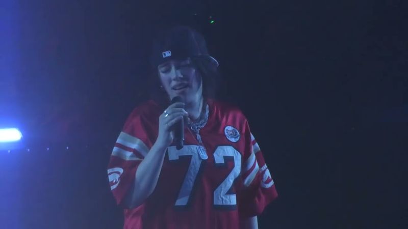 Billie Eilish sings “O Holy Night” at the Forum