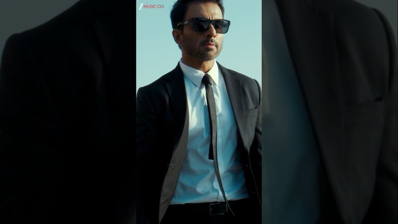 #FatehKarFateh #Fateh #SonuSood #JacquelieneFernandez #ArijitSingh #patrioticsongs #Shorts