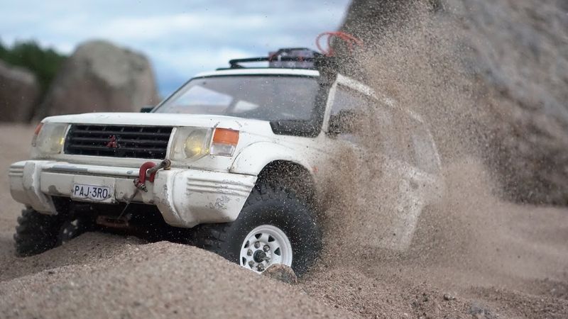 Element RC Enduro IFS- RC Mitsubishi Pajero Beach run