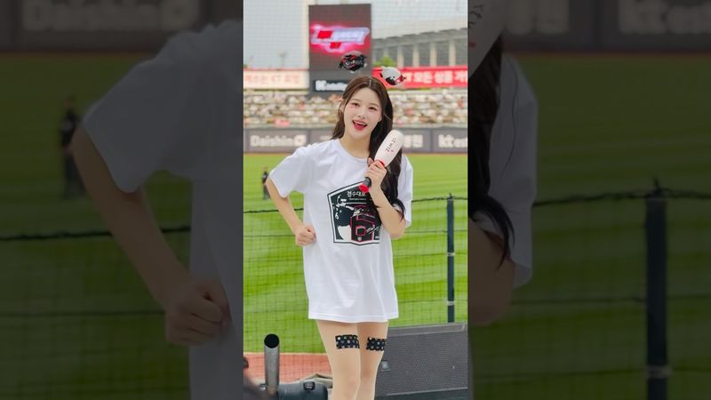 오른쪽으로 달려가는 예삐 #이예빈 #이예빈치어리더#ktwiz #kt위즈 #kt위즈치어리더