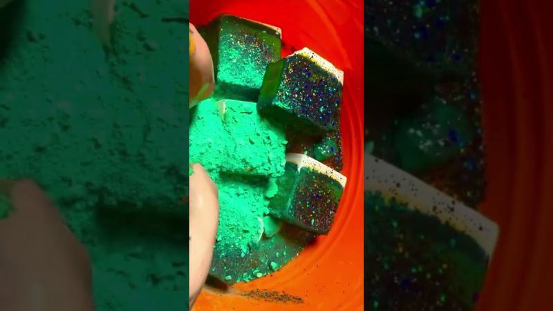 Green Sparkly Dip Dyed Chalk