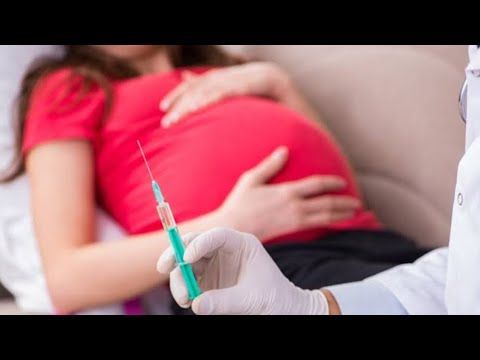 ممرضة بتدى المدام الحامل حقنة 💉 فى العضل للحساسية