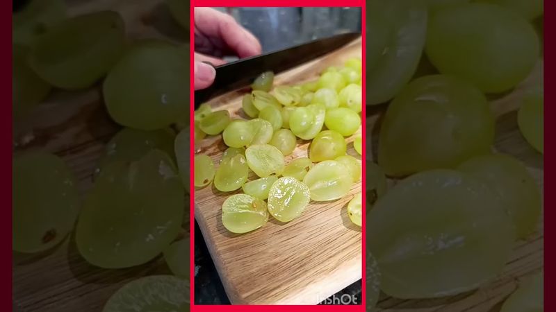 Необычный  салат к шашлычку....