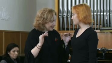 Умение выравнивать звук на практике одного слова на мастер-классе Екатерины Семенчук.