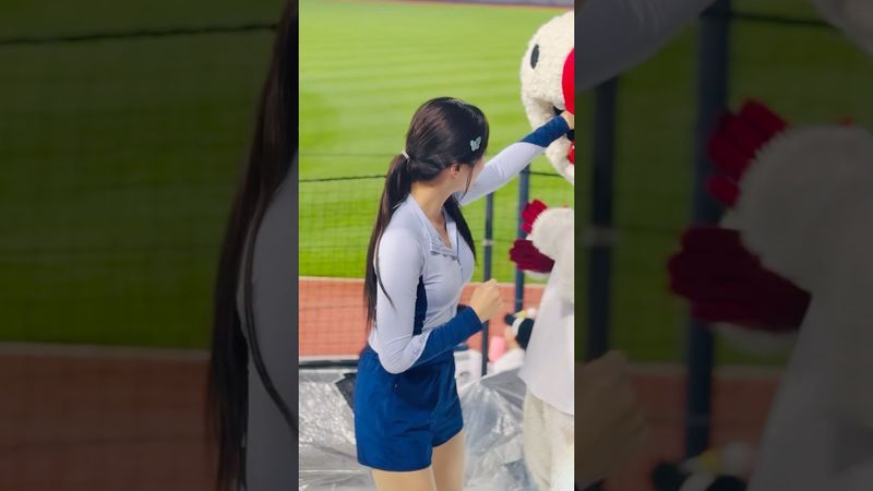 또리 입에 냥펀치 날리는 정원 #김정원 #김정원치어리더#ktwiz #kt위즈 #kt위즈치어리더