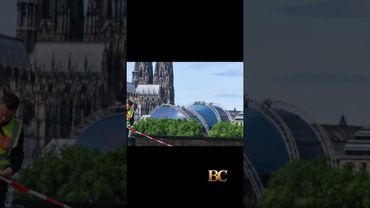 Cologne defuses WW2 bombs after 20,000 evacuated