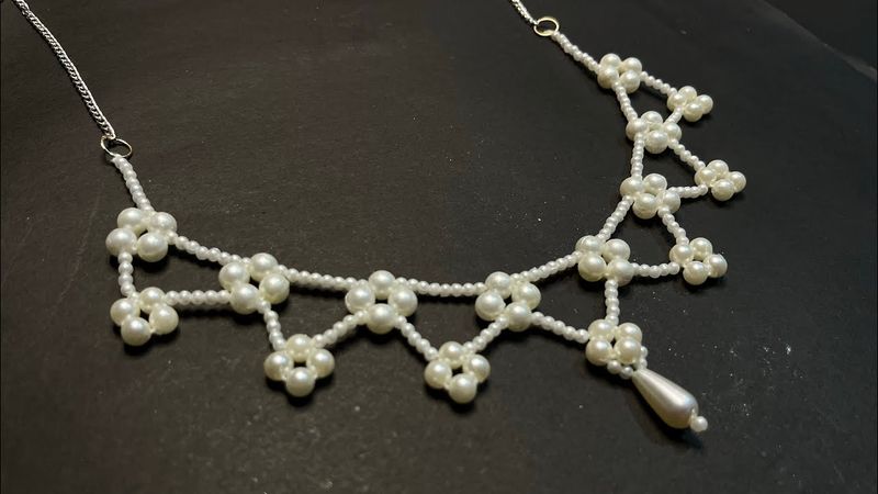 ￼ easy and simple beaded ￼necklace tutorial