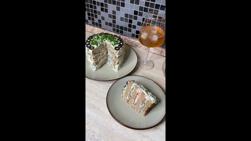 Когда лень печь коржи для торта)) Смотреть со звуком)