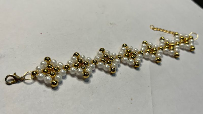 كيف اصنع هذا السوار الجميل...؟؟؟