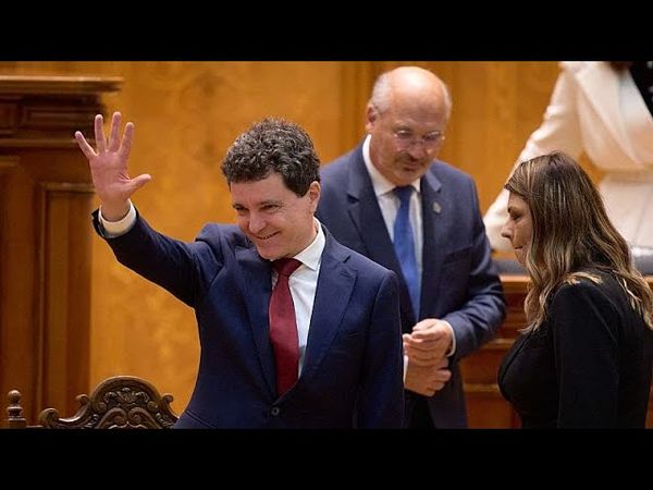 Nicușor Dan sworn in as Romania's president easing country's political crisis