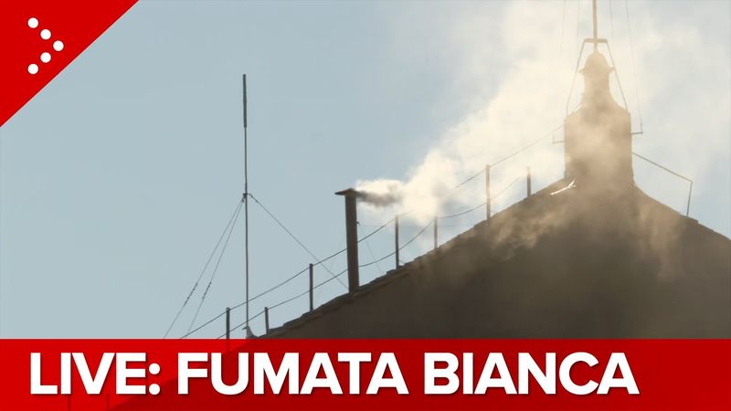 LIVE Conclave, fumata bianca. Eletto il Papa: diretta video