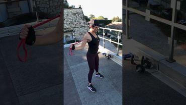 Кнопочку нажала, потренировалась и пошла украшать мир#тренировка #sports #motivation #похудение