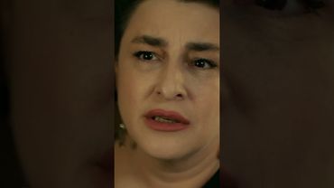 Yılmaz no se alejó de tu lado Müjgan... - Tierra Amarga #shorts