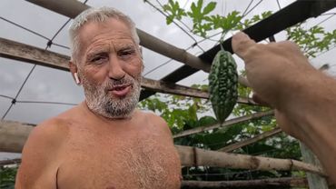 Что делает батя один без электроэнергии | Срочный ремонт мойки | Подготовили место под душевую