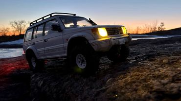 RC Mitsubishi Pajero wagon rock crawling. Element Enduro IFS #elementrc #elementenduro #rcoffroad