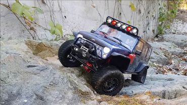 TRACTION HOBBY 1/8 Founder Jeep Man-duk 1Dong Adventure