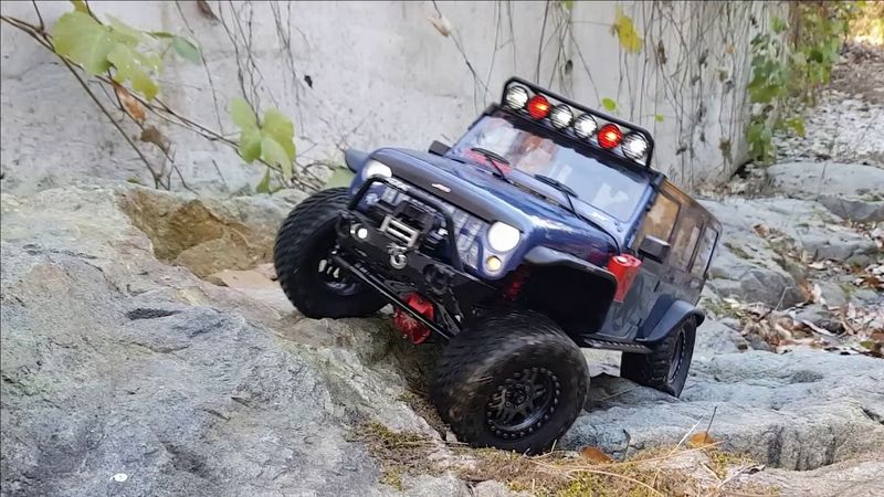 TRACTION HOBBY 1/8 Founder Jeep Man-duk 1Dong Adventure