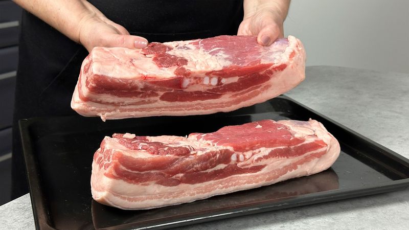 Вместо колбасы и ДОРОГОЙ буженины! Грудинка для нарезки к столу — потрясающе вкусно и просто